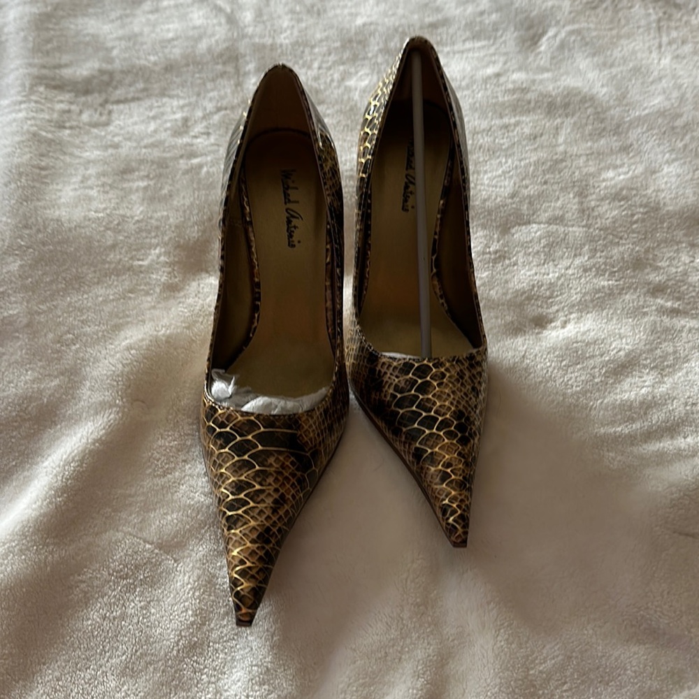 Michael Antonio pumps